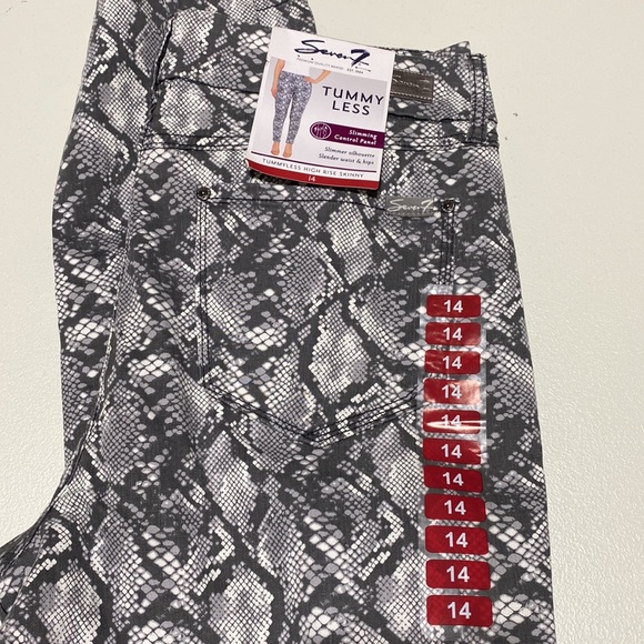 Seven7 high rise skinny jeans snakeskin pattern size 14 - Picture 2 of 9